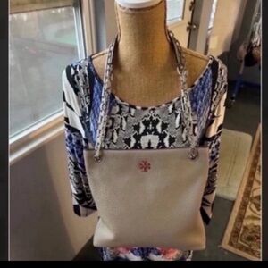 Tory Burch Gray Shoulder Bag with Classic Design